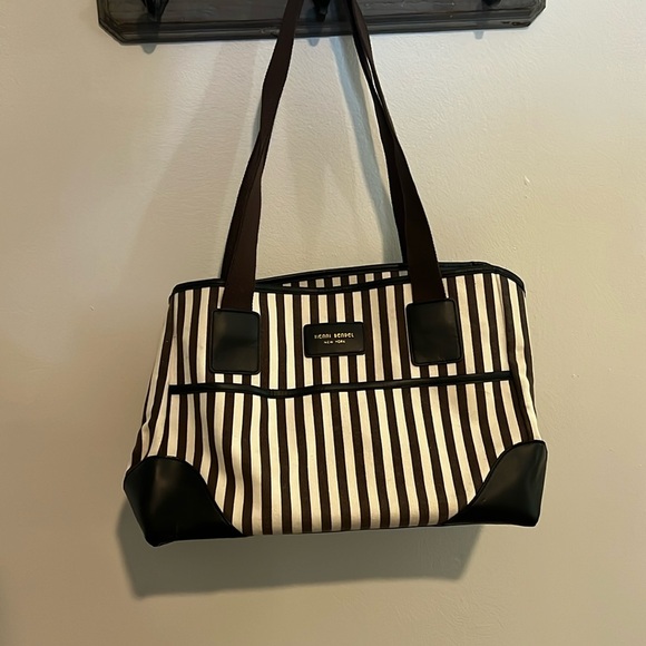 Henri Bendel pet tote - Picture 1 of 12